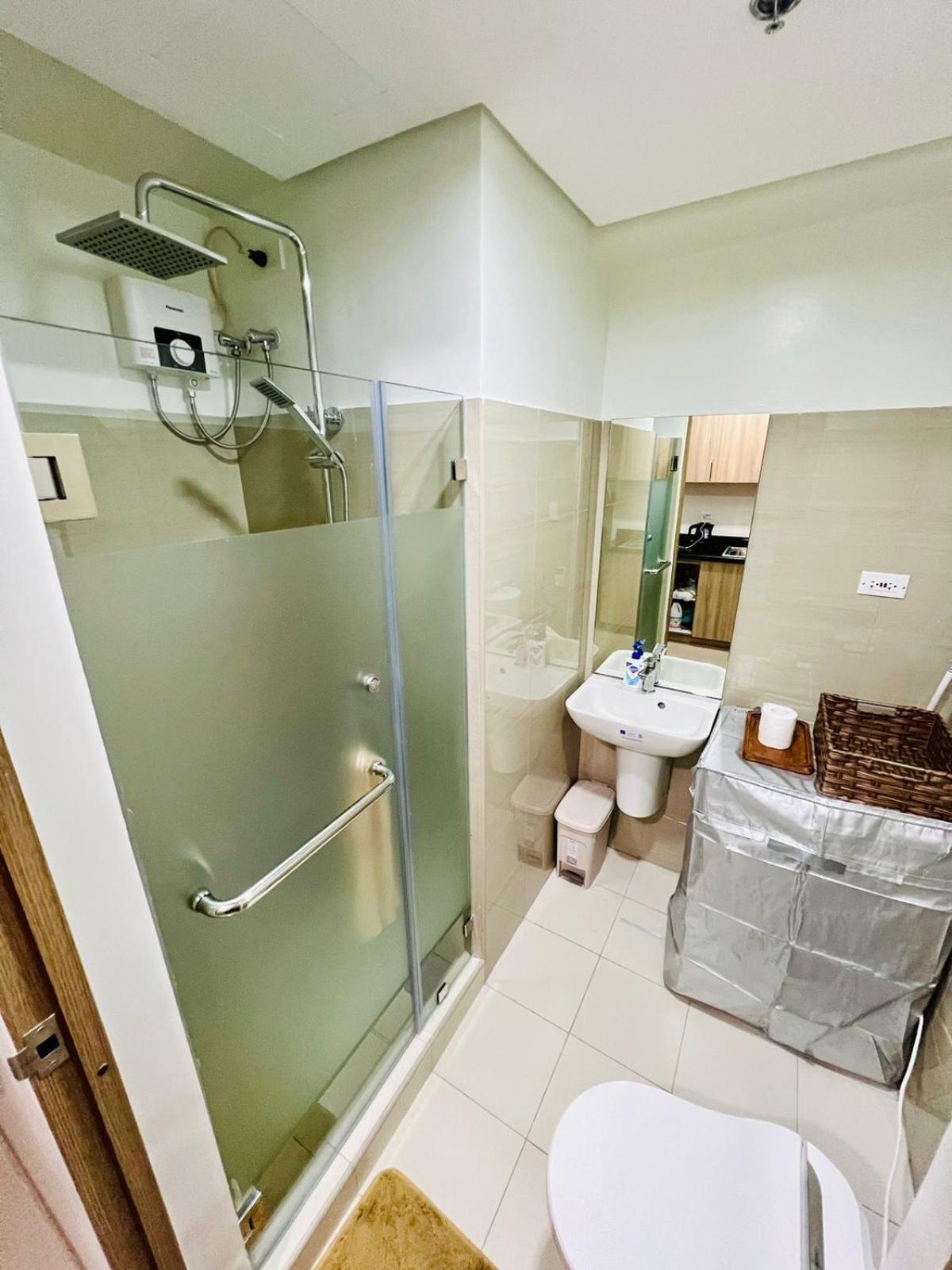 Shore 2 Residences Tower 2 Pasay Exterior photo